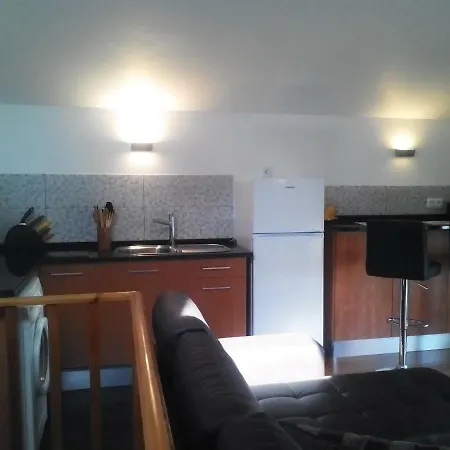 Yellow House 2 Bedroom Historic Centre A+ Location דירה קסקאיס
