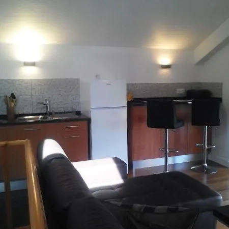 Yellow House 2 Bedroom Historic Centre A+ Location דירה