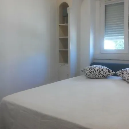 Yellow House 2 Bedroom Historic Centre A+ Location דירה קסקאיס