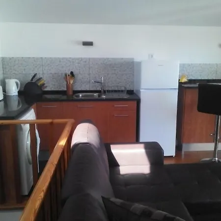 Yellow House 2 Bedroom Historic Centre A+ Location דירה קסקאיס