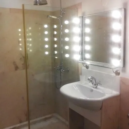 דירה Yellow House 2 Bedroom Historic Centre A+ Location *