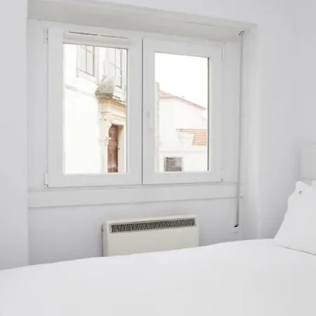 Yellow House 2 Bedroom Historic Centre A+ Location דירה קסקאיס
